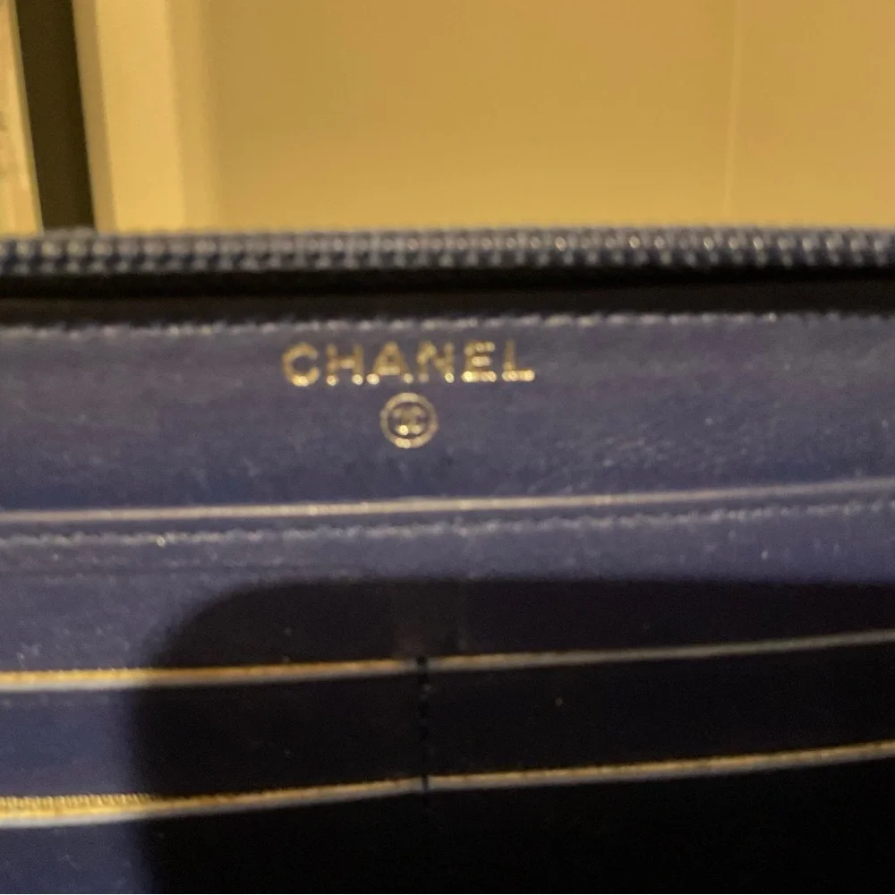 *AUTHENTIC* Chanel Zip Around Wallet